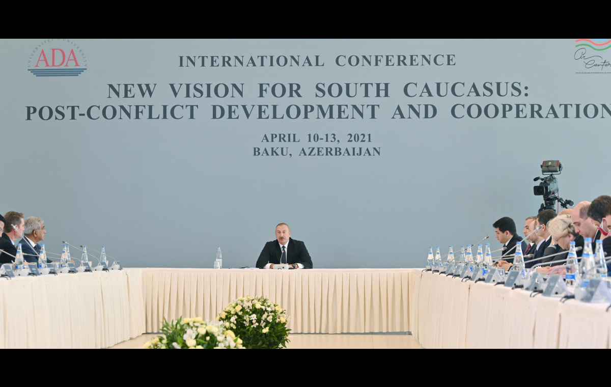 Ilham Eliyev ADA Universitetinde kecirilen "Cenubi Qafqaza yeni baxis: munaqiseden sonra inkisaf ve emekdasliq" adli beynelxalq konfransda istirak edib