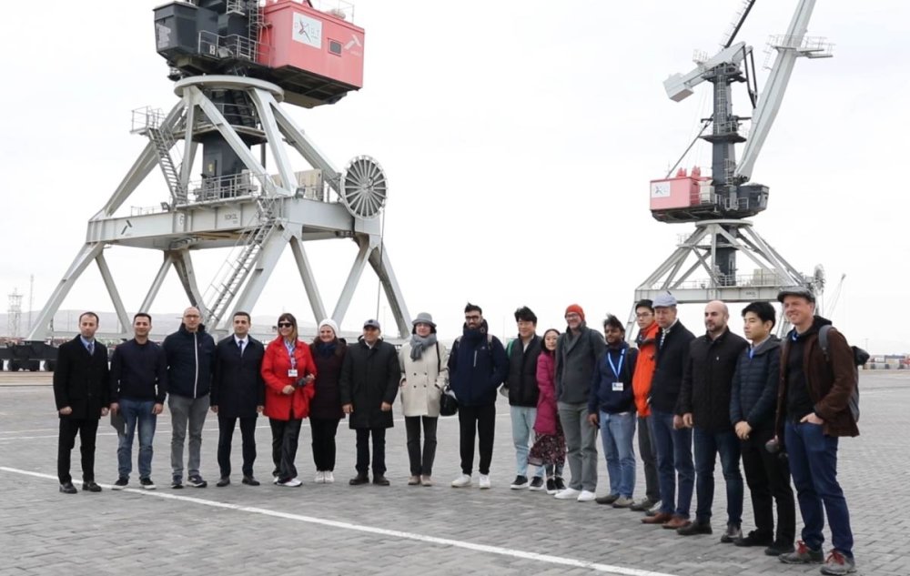 COP29/ Xarici media numayendeleri ucun teskil olunan mediatur/ Green Port