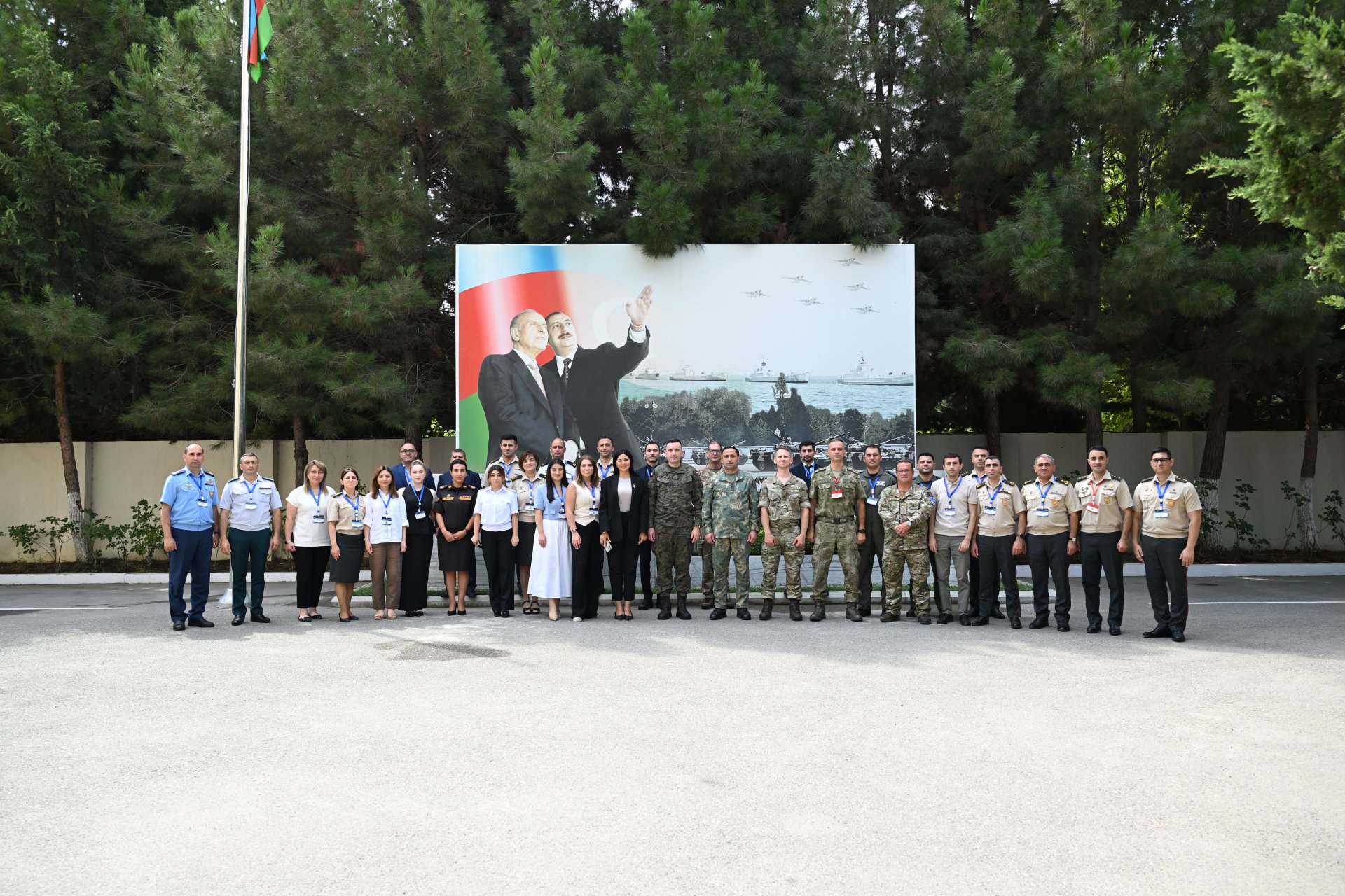 Bakida strateji kommunikasiyalar movzusunda kurs kecirilib