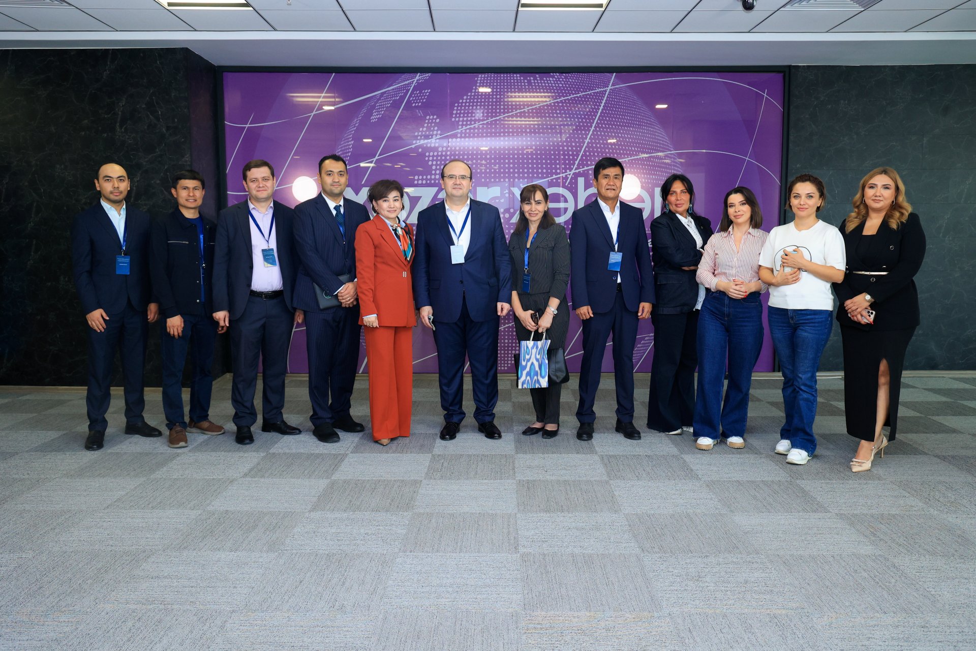 Ozbekistan numayende heyeti Xezer Media Merkezi ile tanis olub  &nbsp;