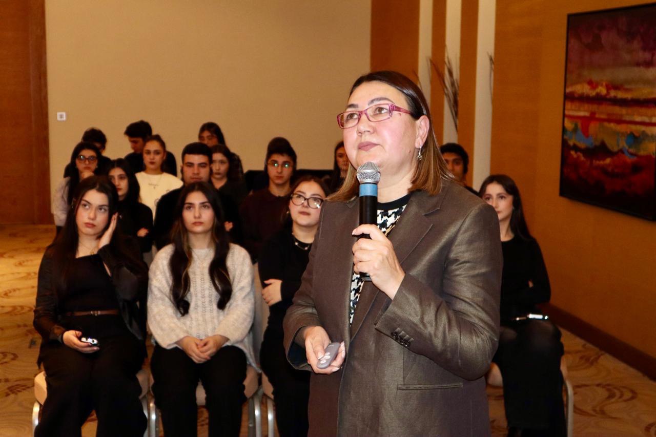 &ldquo;Media Savadliligi&rdquo; Heftesi cercivesinde gencler ucun xarici ekspertlerin istiraki ile telimler kecirilib
