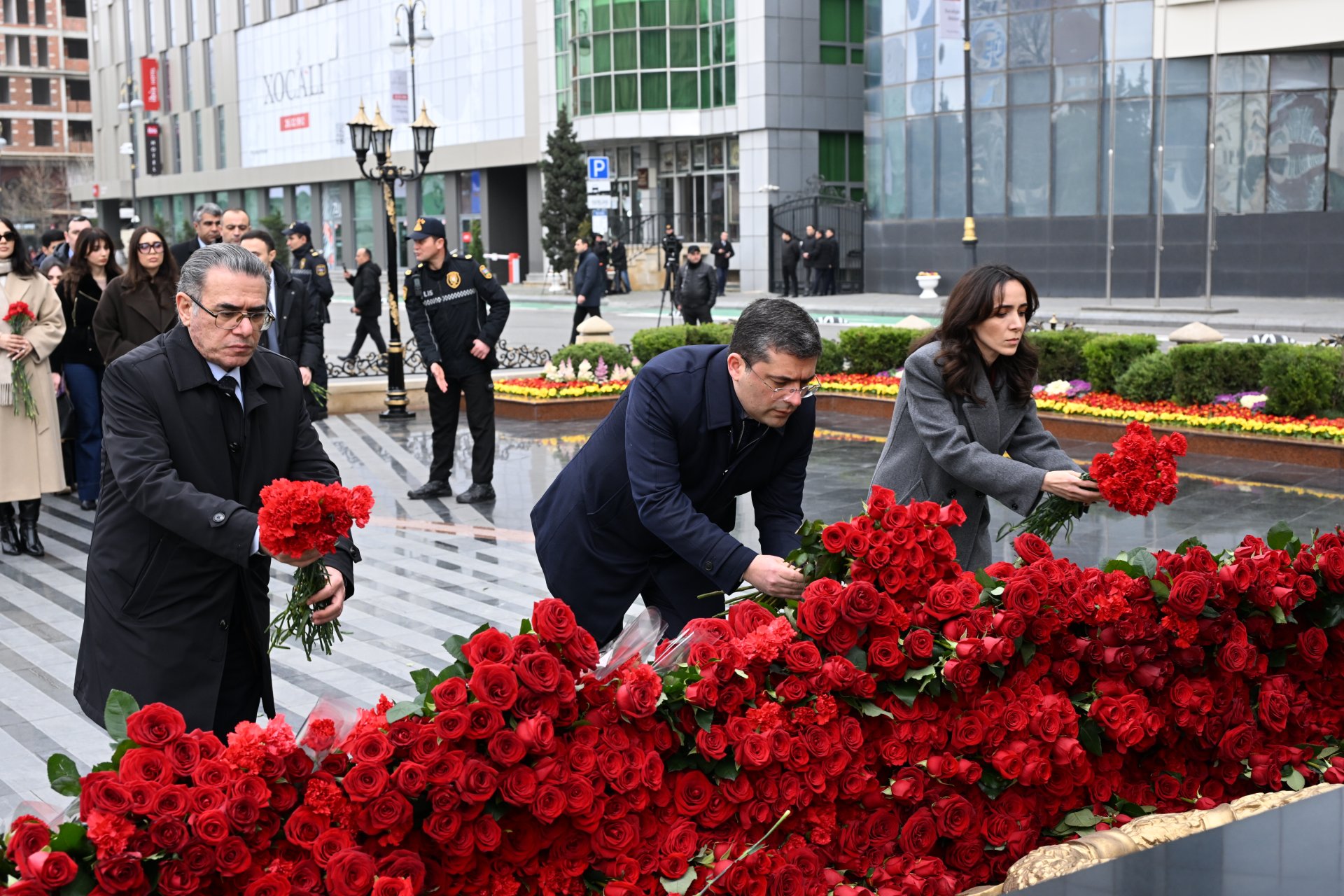 Medianin Inkisafi Agentliyinin kollektivi Xocali soyqiriminin 34-cu ildonumu ile elaqedar &ldquo;Ana harayi&rdquo; abidesini ziyaret edib