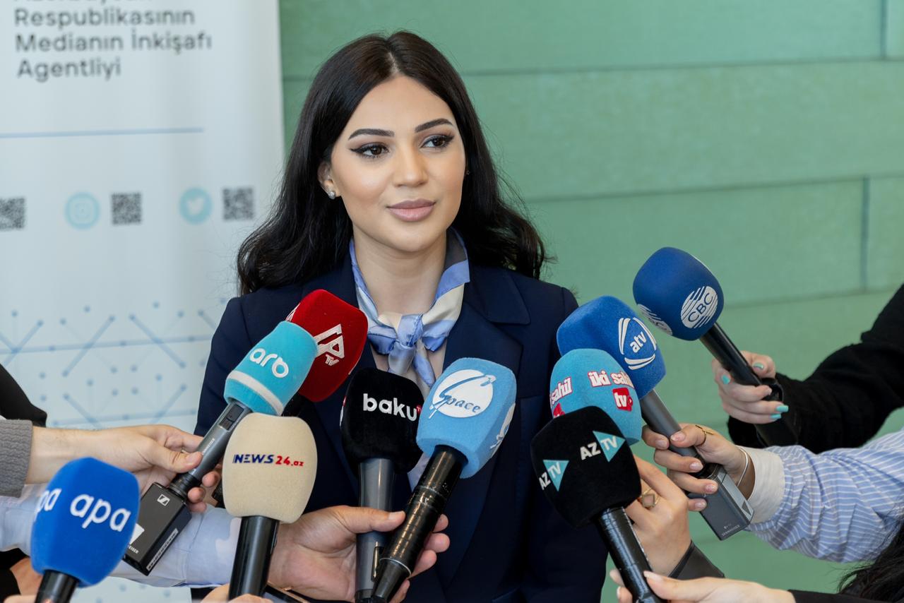 WUF13 cercivesinde media numayendeleri ucun novbeti melumatlandirma sessiyasi