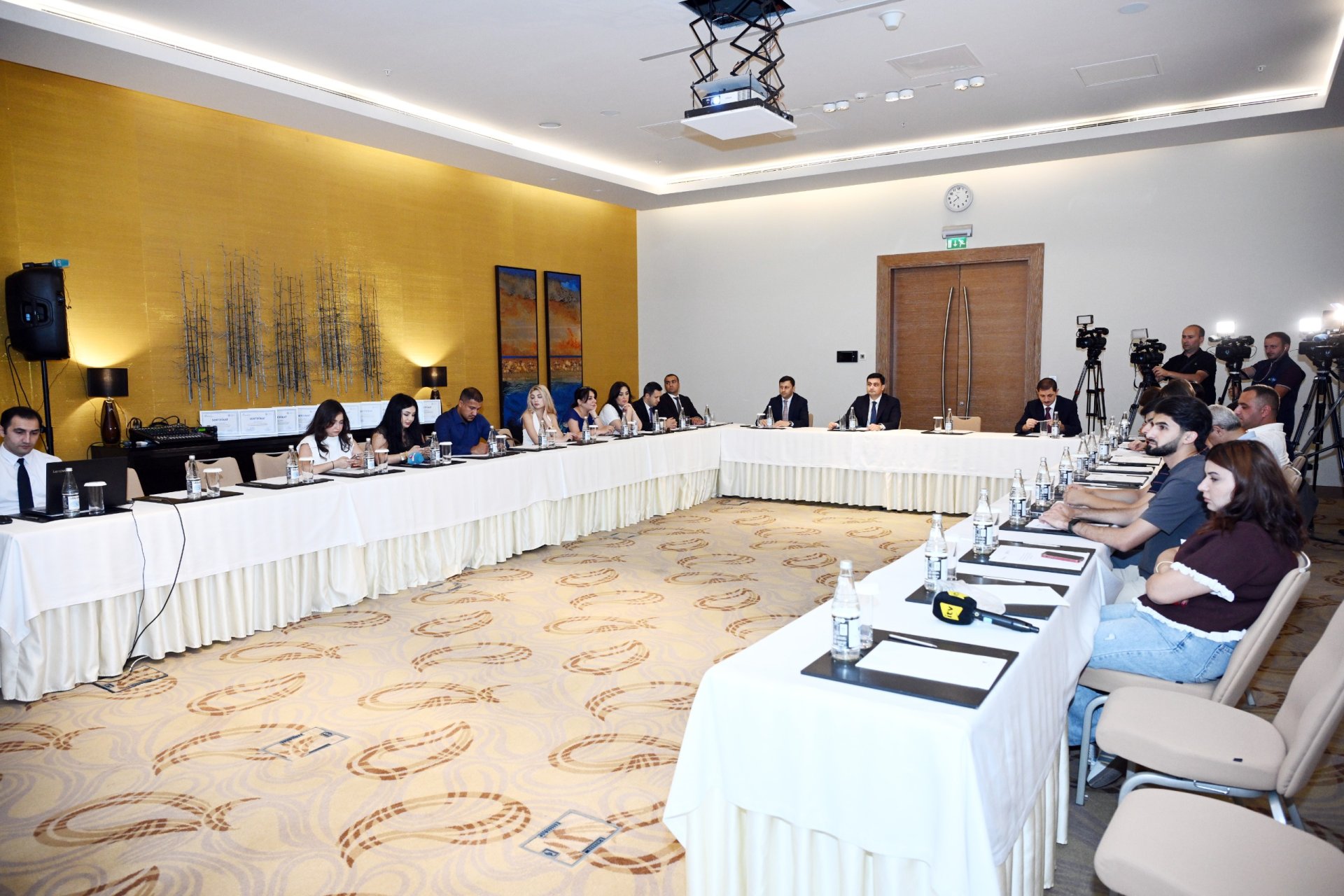 Media numayendeleri ucun telim kecilib