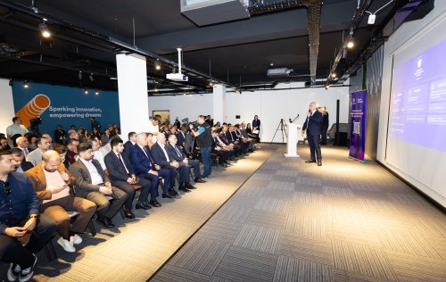 Media subyektlerinin numayendeleri ucun kibertehlukesizlik movzusunda telim kecirilib