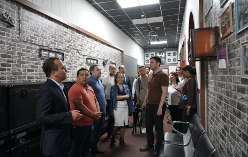 Ozbekistana sefer cercivesinde azerbaycanli media numayendeleri “Sevimli TV” telekanalinda olub