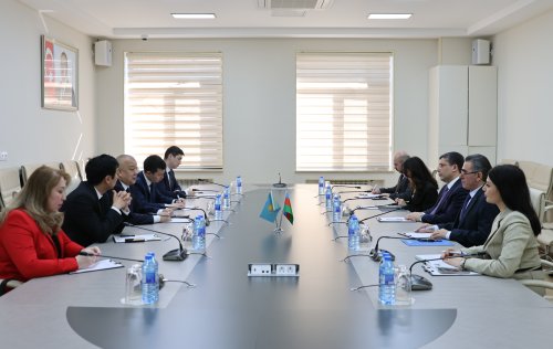 Medianin Inkisafi Agentliyinde Qazaxistan Respublikasinin numayende heyeti ile gorus kecirilib