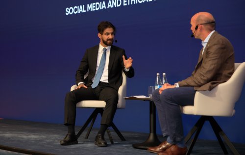 4-cu Susa Qlobal Media Forumunda &ldquo;Suni intellekt dovrunde sosial media ve etik cerciveler&rdquo; movzusunda tekbetek formatli muzakire kecirilib