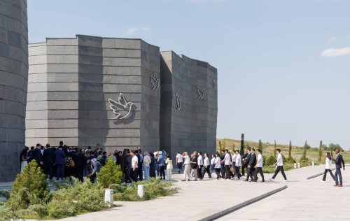 4-cu Susa Qlobal Media Forumunun istirakcilari Xocali ve Xankendi seherlerine sefer edibler
