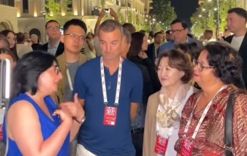 Xarici qonaqlar Susada yeni insa edilen Qarabag kucesi ile tanis olublar